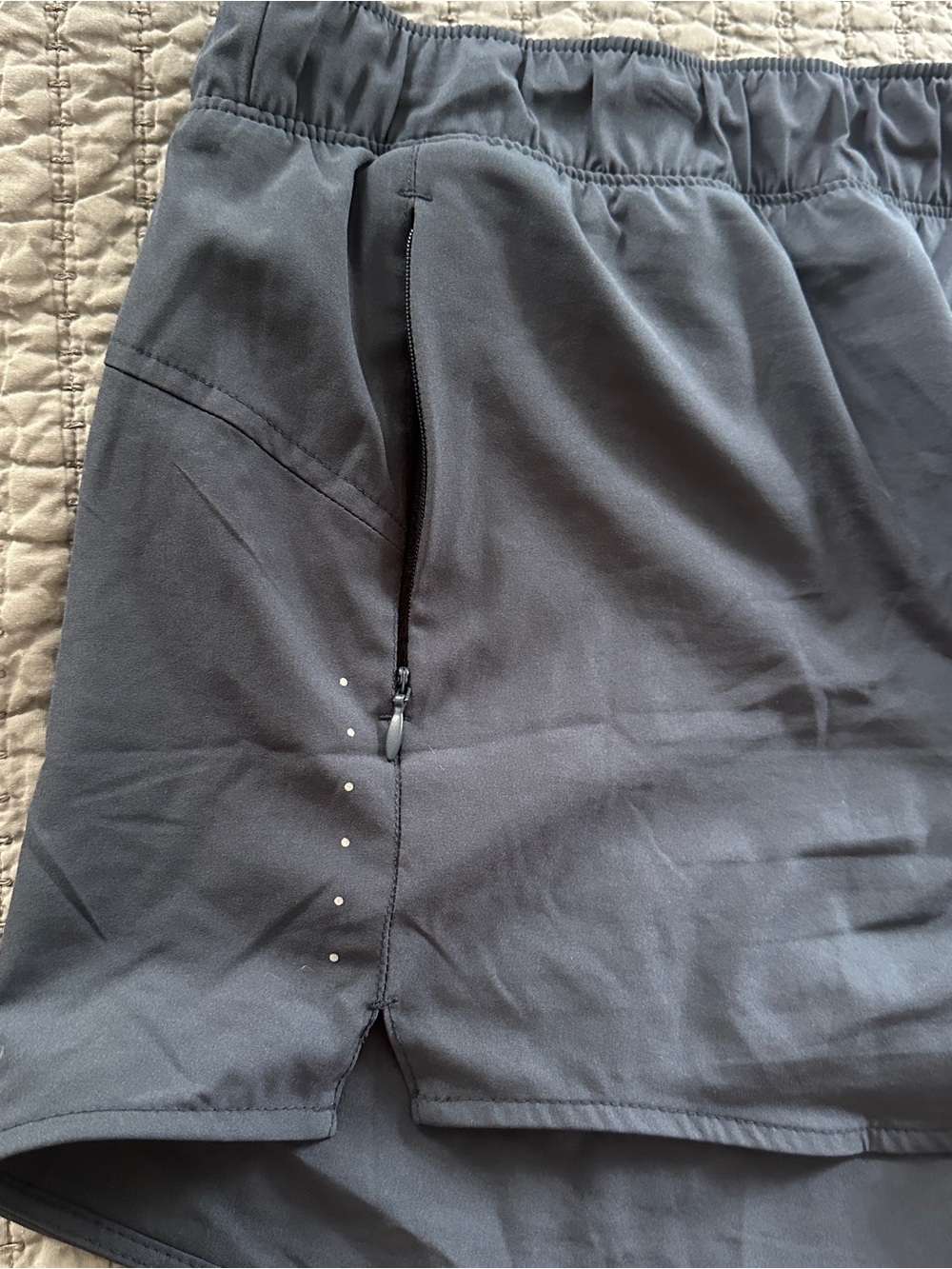 Old Navy Women's Navy Athletic Running Shorts - Picture 7 of 7